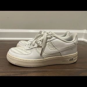 Air Force 1. Used. Boys/women